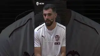 🎥 Presentaci&oacute;n oficial de Luis Rioja con el Valencia CF 💬🦇 #ADNVCF