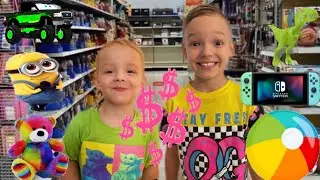 Dani and Niko shopping at the supermarket