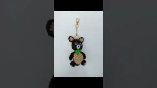 Mira este adorable llavero de osito.Ideal para regalar o decorar t&uacute; mochila #amigurumi #llavero #oso