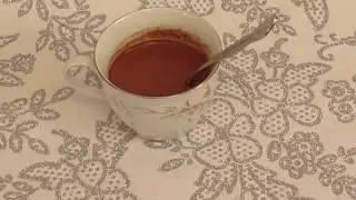 AMAZING HEALTHY HOT CHOCOLATE HOW TO! (HATER DOES MY VOICEOVER)