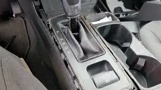 Как снять рычаг переключения передач Ford Escape 2017-2019.