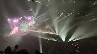 Beyonce - Love on top/Crazy in Love - live in Stockholm Renaissance Tour premiere