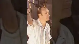 #PhilCollins performs &ldquo;Sussudio&rdquo; with the assistance of the crowd at the Waldb&uuml;hne, #Berlin 1990.