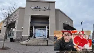 Елка ко Дню святого Валентина от Burger King и мой традиционный магазин Hallmark, посвященный Дню...