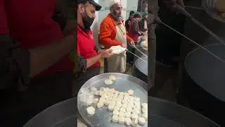 Soft delicious crispy paratha sizzling & tasty yum halwa #halwapuri #flatbread #foodie #shorts #fyp