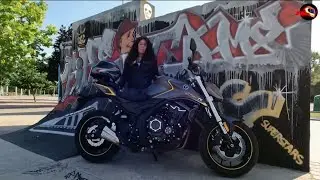 En moto con Elena Calleja: Prueba Voge 525R 2024