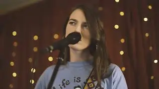 Angie McMahon - Missing Me (Live)