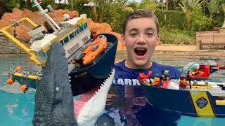 Larry Life Titanic Mosasaurus Attacks LEGO Ships!