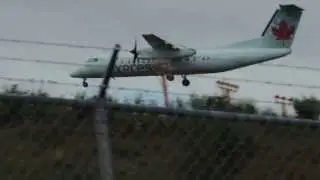 Air Canada Express DeHavillen DCH-8-Q300 [C-FACV] landing in SEA