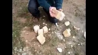 Weiche Sandsteine sind f&uuml;r eine Au&szlig;enanlage als Pflastersteine oder Mauersteine nicht geeignet
