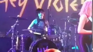 Literally just a compilation of Nia Lovelis spinning her drumsticks