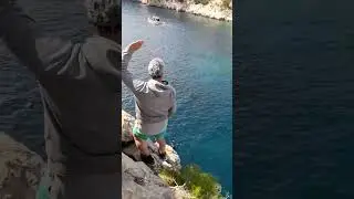 17M saut un peu bizarre mais chill callanques de Cassis #cliffjumping #viral #youtube #marseille