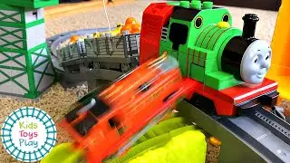 Thomas and Friends Train Crashes Duplo VS. Trackmaster