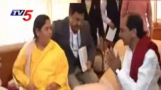KCR Met Union Minister Uma Bharati | KCR Delhi Tour  : TV5 News