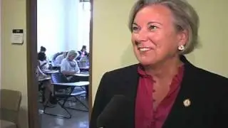 USM President Saunders returns to the classroom