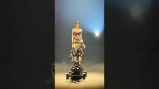 The Mugler show ❤️&zwj;🔥 #fashion #runway #supermodel #yasminwijnaldum