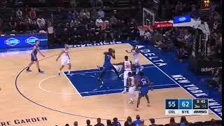 Mitchell Robinson Has Apparant Knee Injury!