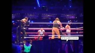 WWE Live Mexico City 2015 - Undertaker y Kane vs Luke Harper y Braun Strowman