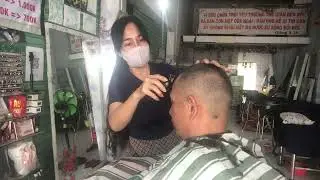 Tạo mẫu tóc tóc nam theo yêu cầu của khách 