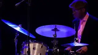 Nico Morelli, Greg Hutchinson, Darryl Hall, Pezzo X