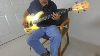 Bass demo 2004 MIM Fender Zone vs. 1982 Ibanez Musician MC924