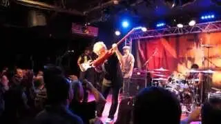 Mother's Finest / James Gary &ldquo;Moses Mo&rdquo; Moore guitar solo (New Morning Paris France 27/03/2015)