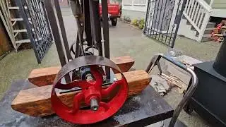 Vertical Steam Engine flyball governor Ross Bendixen