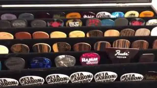 Do guitar picks affect your tone?