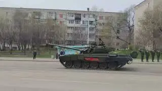 Бронетанковая техника после парада. угол Гамарника и лейтенанта Орлова 9 05 25