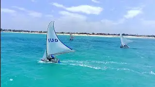 Regata de Jangada Pequena na Prainha do Canto Verde