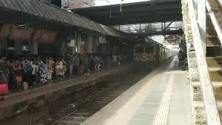 Rajdhani crossing Dadar Terminus || INDIA'S MOST DASHING TRAIN ||#train #trending