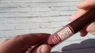 Жидкая матовая помада Фаберлик 40470/ свотчи