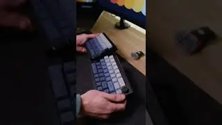 You know how i love a keyboard you can crack in half!!!☠️  #mechanicalkeyboard #keyboard #trend