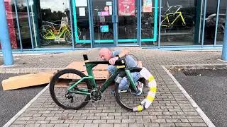 Unboxing: Trek Speed Concept SLR9 eTap Emerald Iris