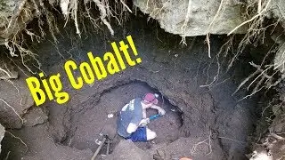 BOTTLE DIGGING IN A DEEP HOLE FULL OF COBALT GLASS!!!