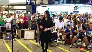 傾城「快將成為歷史的行人專用區*許美靜。」(2018-07-02）香港街頭藝人及唱作音樂人彭梓嘉老師