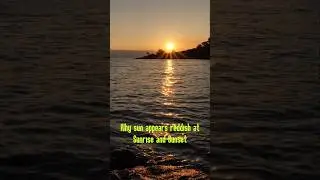 Why the Sun Looks Red at Sunrise & Sunset | Science Shorts 🔬Sunset Science Explained 🌇 #shorts