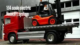 1:14 scale electric hooklift system