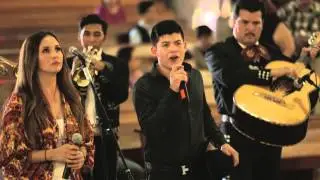 América Sierra y Chayín Rubio interpretando Las Mañanitas