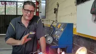 Como instalar uma chave de seta improvisada para farol alto e baixo