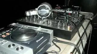 DJ XANDYNHU VS EQUIPE FUNK NEUROTICO