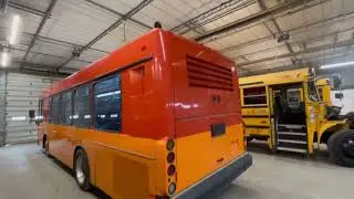 Видео автобуса Gillig 51347 2005 года выпуска с работающим двигателем доступно на сайте BusesForS...