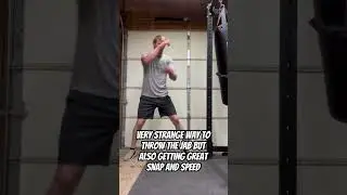 Strange Jab Lol 🥊#boxing #heavybag #heavybagtraining