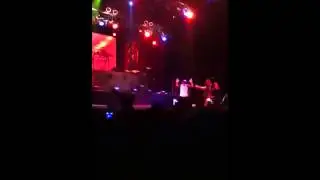 Jawan Harris singing Keisha live!