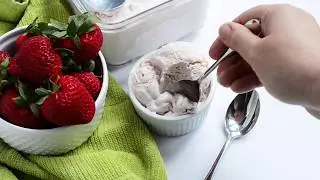 EASY Homemade Strawberry ice cream (no churn, 3 ingredients)
