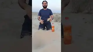 Extracting Drink water💧 from Sand Desert 🏜️ #survival #camping #outdoors #bushcraft #lifehacks