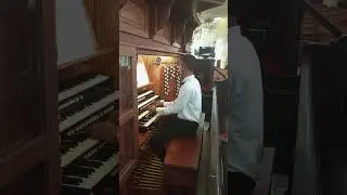 🎶 BWV 577 &ndash; The Jig Fugue by J.S. Bach 🎶This energetic organ fugue by Johann Sebastian Bach.