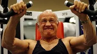 66 year old man in Gym/ 66 летний мужчина в тренажерном зале