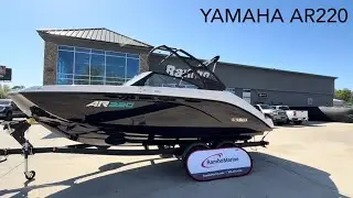 2025 Yamaha AR220