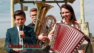 Gizele Granado tocando e cantando com os filhos/ Davi e Levi Hinos ccb